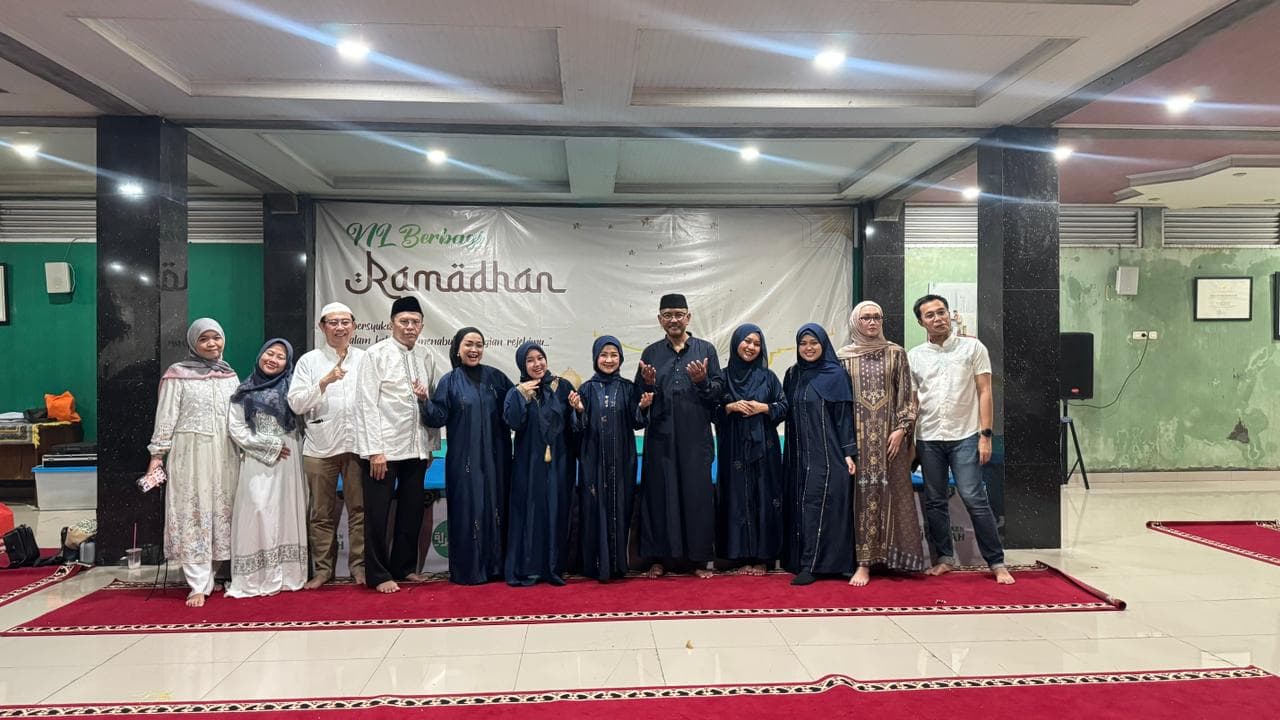 Keluarga besar lembaga dalam satu kebersamaan